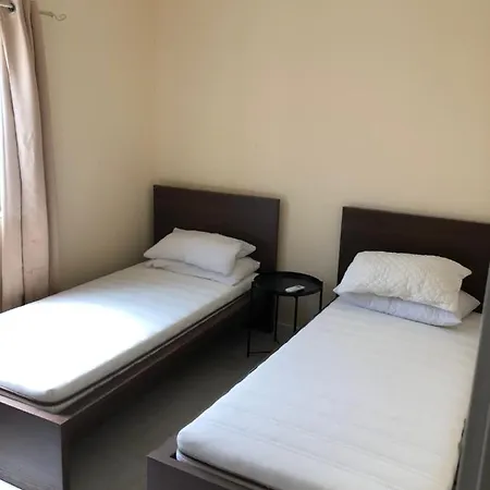 The Sea Just Across The Road - Flat 3