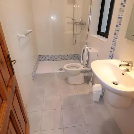 The Sea Just Across The Road - Flat 3