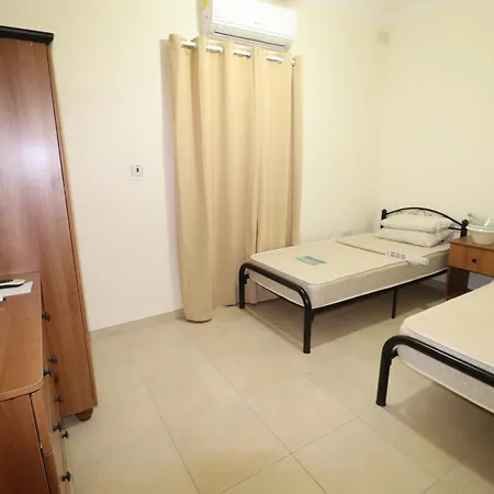 The Sea Just Across The Road - Flat 3 St. Paul's Bay