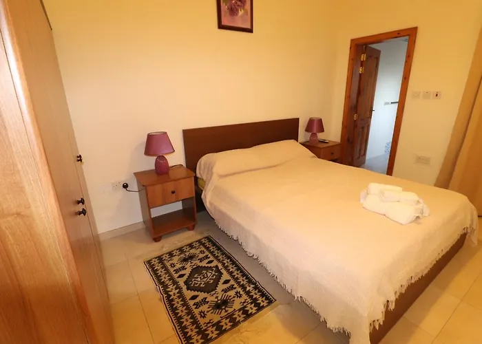 The Sea Just Across The Road - Flat 3