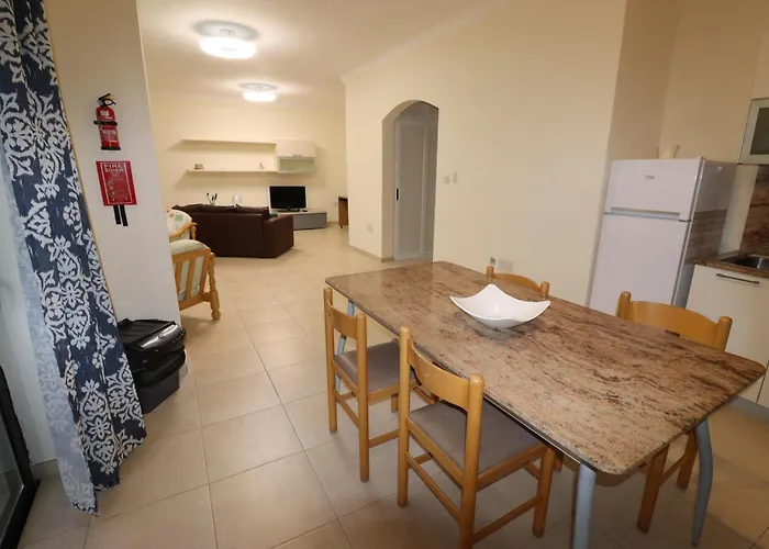 The Sea Just Across The Road - Flat 3 * St. Paul's Bay