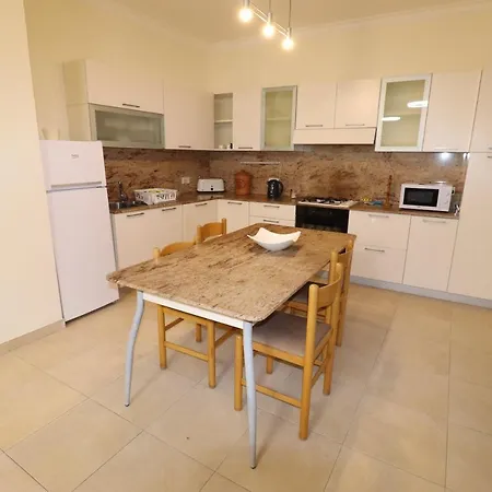 Appartamento The Sea Just Across The Road - Flat 3 *